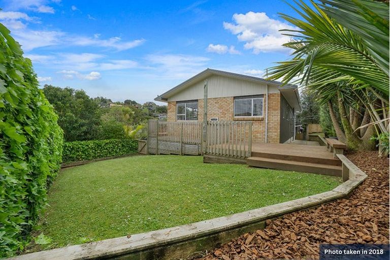 Photo of property in 1/17 Sandiacre Way, Browns Bay, Auckland, 0630