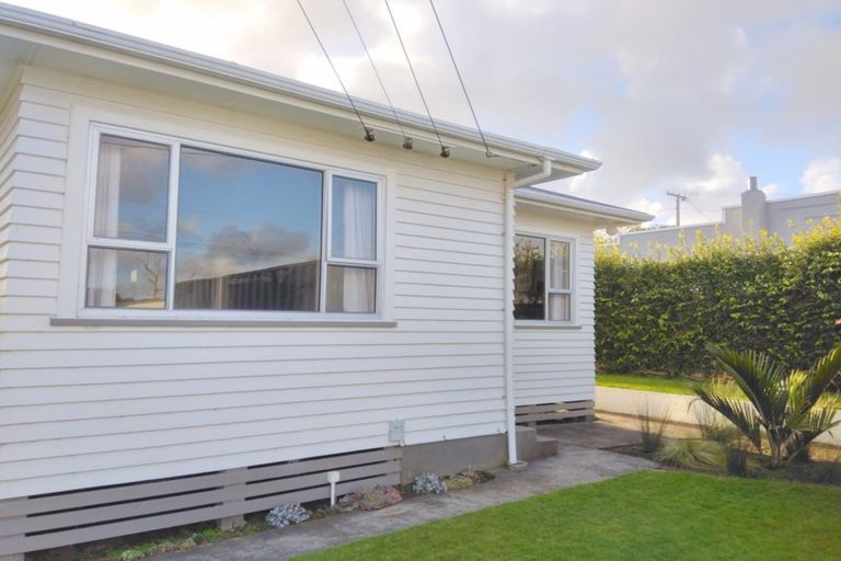Photo of property in 188 Seaview Road, Westown, New Plymouth, 4310