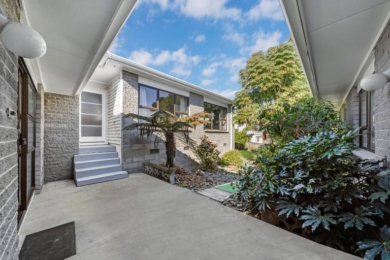 Photo of property in 26 Millbrook Road, Henderson, Auckland, 0612
