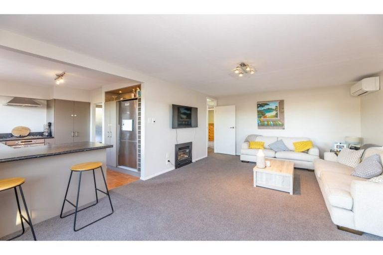 Photo of property in 523 Marine Parade, South New Brighton, Christchurch, 8062
