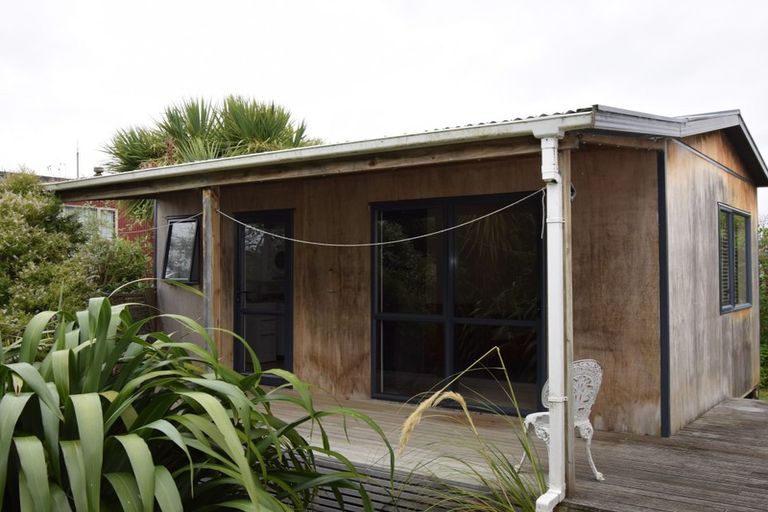 Photo of property in 2 Queen Street, Brighton, Dunedin, 9035