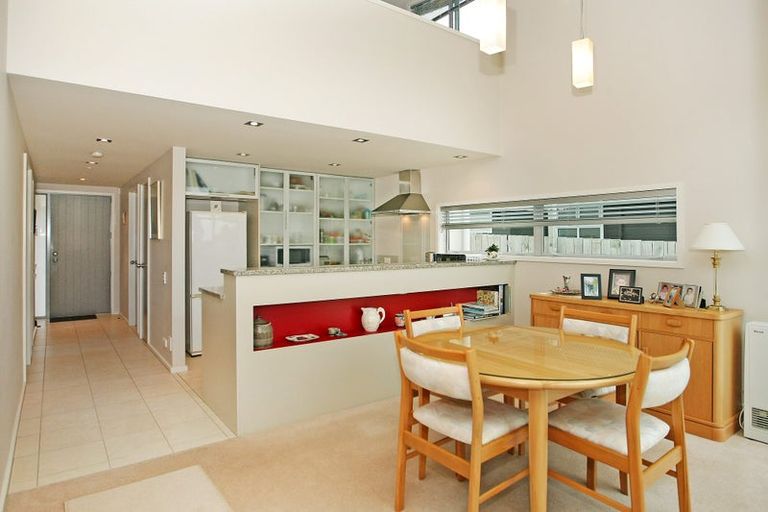 Photo of property in 36 Mantell Street, Seatoun, Wellington, 6022