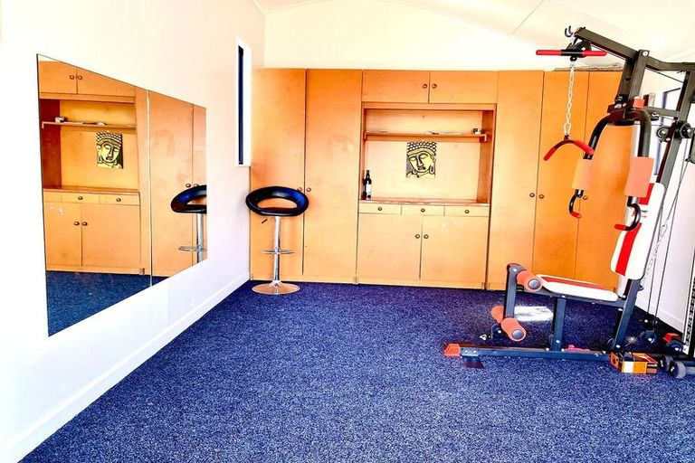 Photo of property in 59a Mana View Road, Paremata, Porirua, 5026