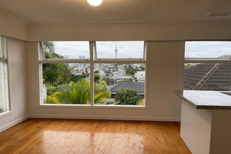 Photo of property in 13/2 Westwood Terrace, Saint Marys Bay, Auckland, 1011