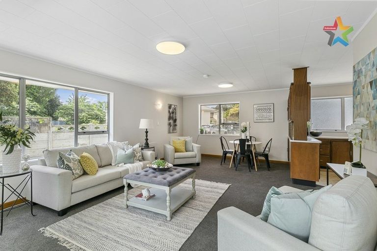 Photo of property in 13a Purser Grove, Fairfield, Lower Hutt, 5011