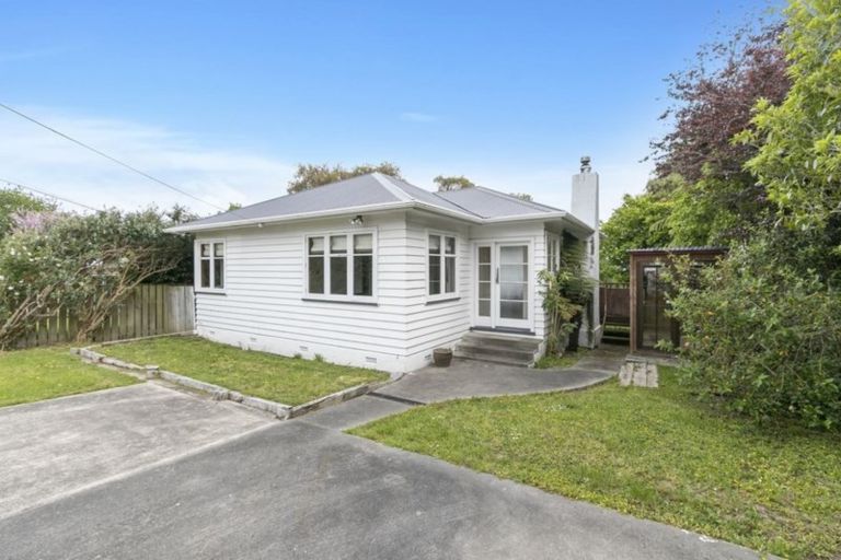 Photo of property in 10 Hugh Duncan Street, Haywards, Lower Hutt, 5018