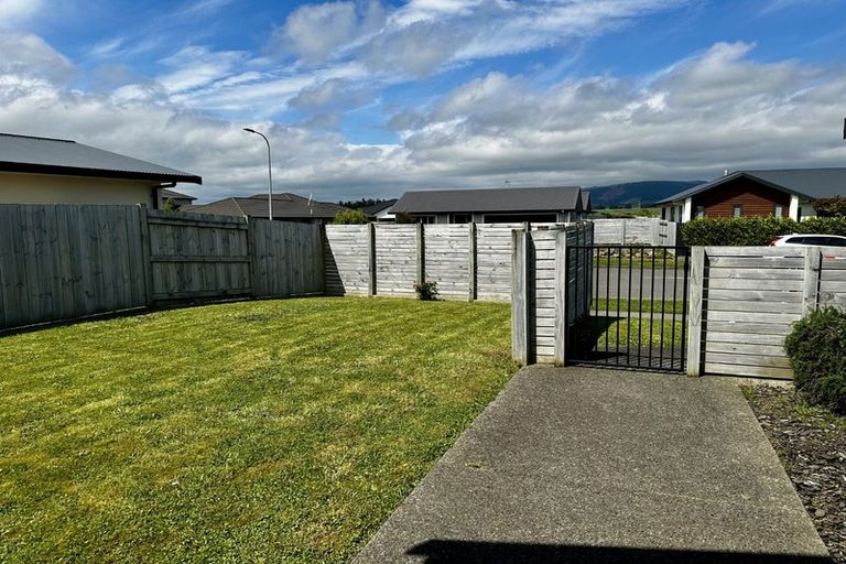 Photo of property in 89 Johnstone Drive, Fitzherbert, Palmerston North, 4410