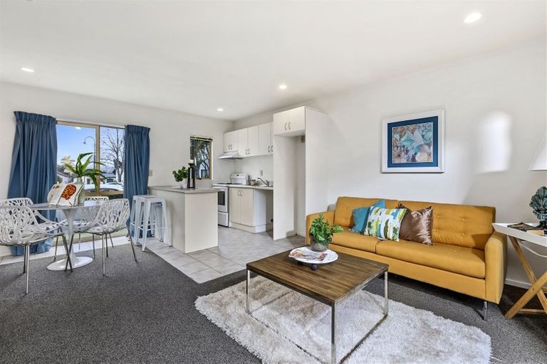 Photo of property in 7 Lockington Avenue, Henderson, Auckland, 0612