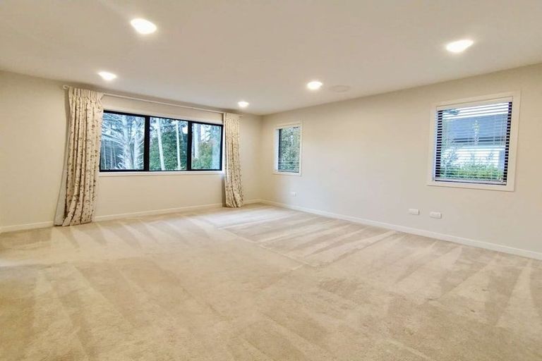 Photo of property in 74 Harrowglen Drive, Northcross, Auckland, 0630