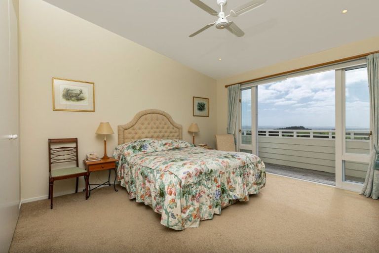 Photo of property in 38 Kaipara View Road, Helensville, 0875