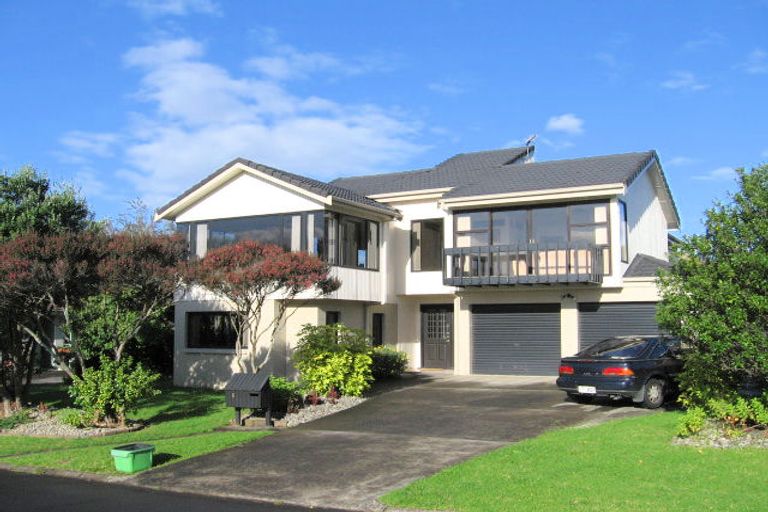 Photo of property in 6 Coquille Place, Half Moon Bay, Auckland, 2012