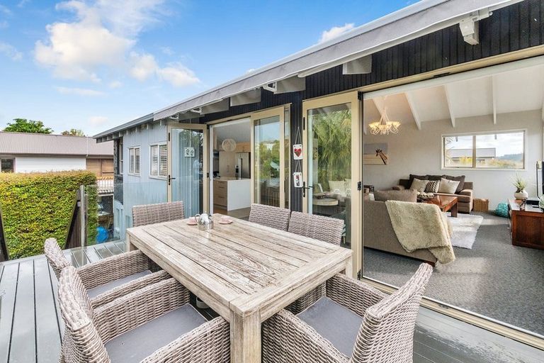 Photo of property in 9 Valerie Crescent, Okura, Albany, 0792