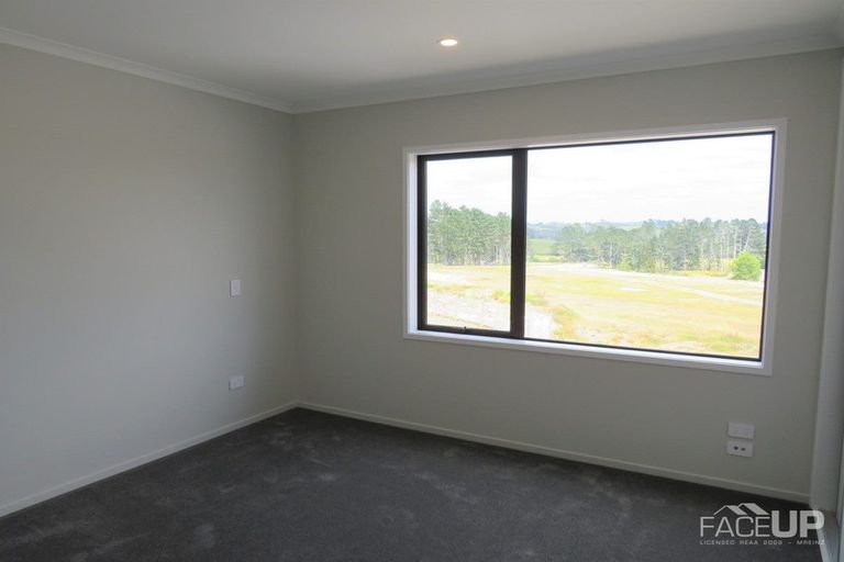 Photo of property in 28 Pukewhero Rise, Westgate, Auckland, 0614