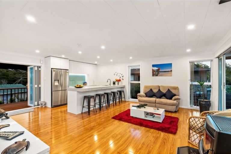 Photo of property in 53 Allington Road, Massey, Auckland, 0614