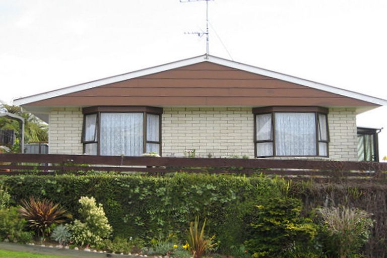 Photo of property in 4 Renown Place, Spotswood, New Plymouth, 4310