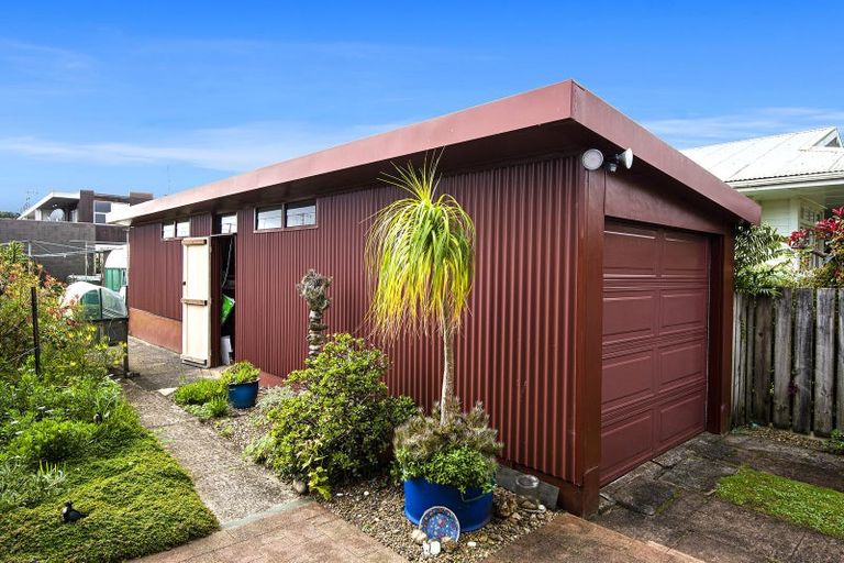 Photo of property in 13 Shortland Street, Regent, Whangarei, 0112