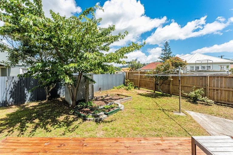 Photo of property in 15 Athlone Crescent, Boulcott, Lower Hutt, 5011