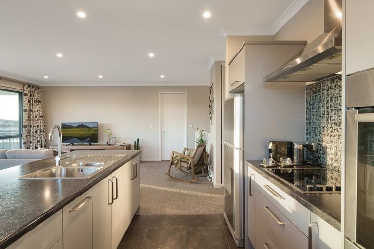 Photo of property in 25 Benmore Crescent, Pyes Pa, Tauranga, 3112