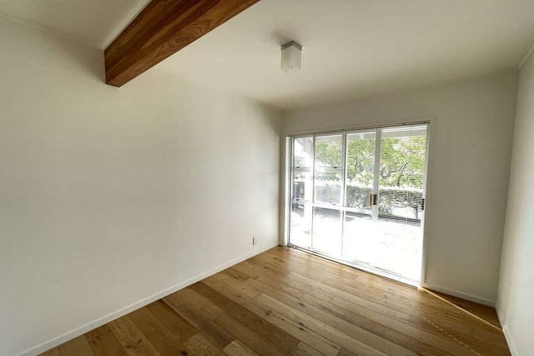 Photo of property in 19 Squirrel Lane, Browns Bay, Auckland, 0630