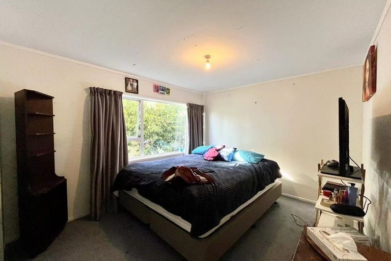 Photo of property in 2/49 Zita Maria Drive, Massey, Auckland, 0614
