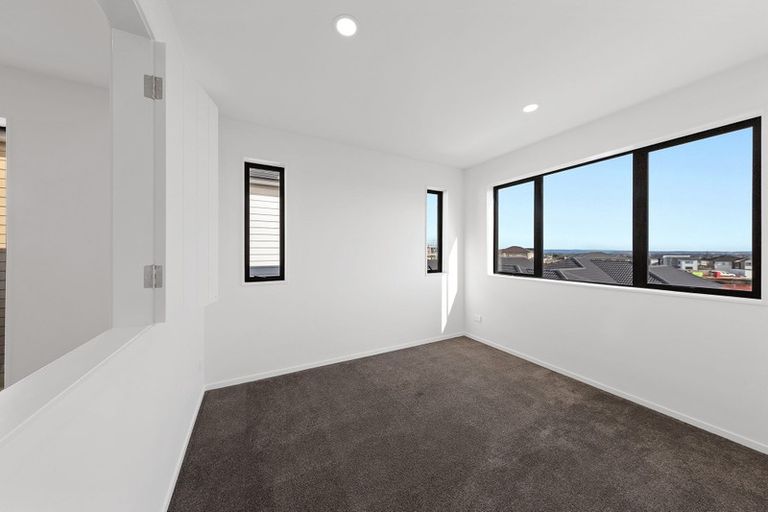 Photo of property in 75 Drumbuoy Drive, Flat Bush, Auckland, 2019