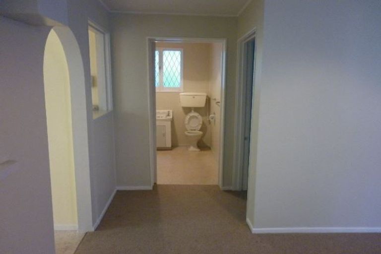 Photo of property in 29 Marine Parade, Bluff Hill, Napier, 4110