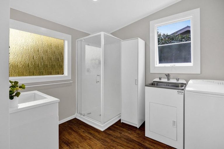 Photo of property in 5 Disraeli Street, Hawera, 4610