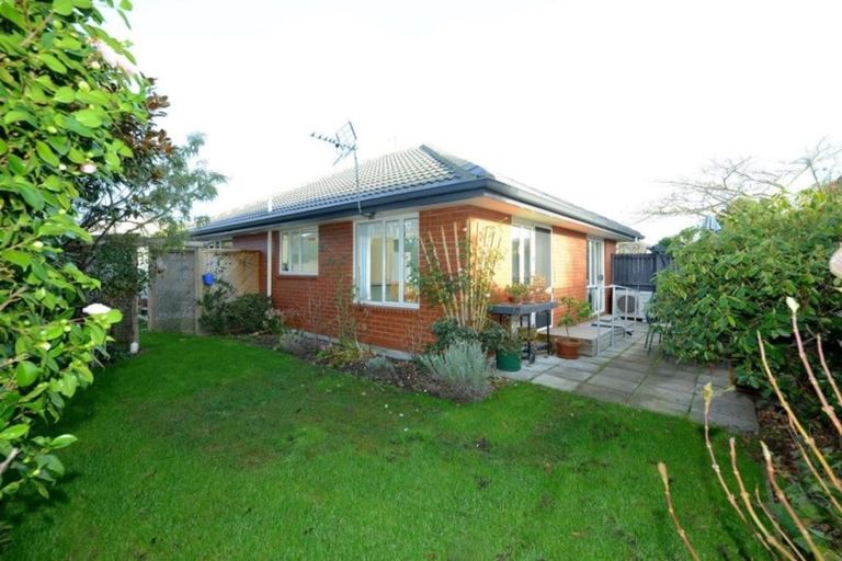 Photo of property in 2/74 Russley Road, Russley, Christchurch, 8042