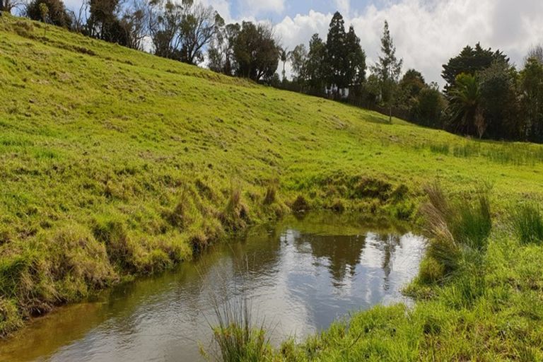 Photo of property in 79 Gorge Road, Maungaturoto, 0520