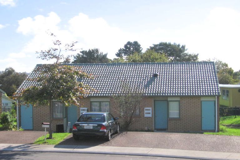 Photo of property in 5/12 Blueridge Close, Sunnyvale, Auckland, 0612