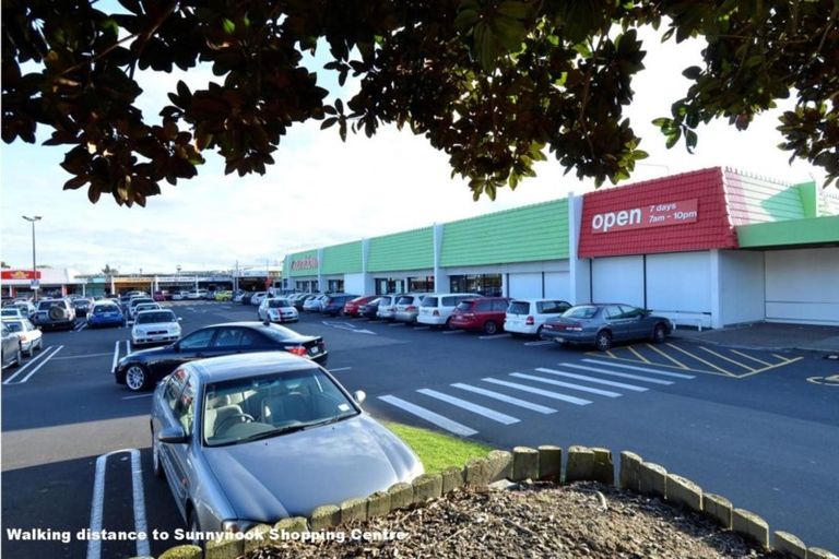 Photo of property in 22 Sequoia Place, Sunnynook, Auckland, 0620