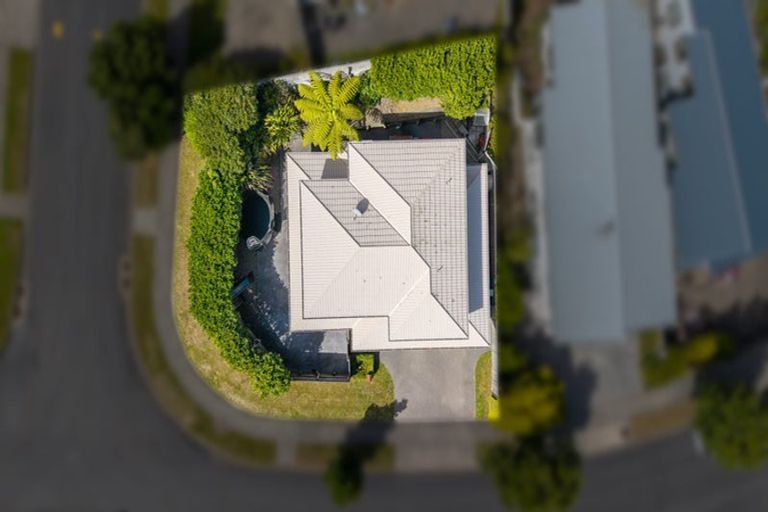 Photo of property in 92 Amesbury Drive, Churton Park, Wellington, 6037