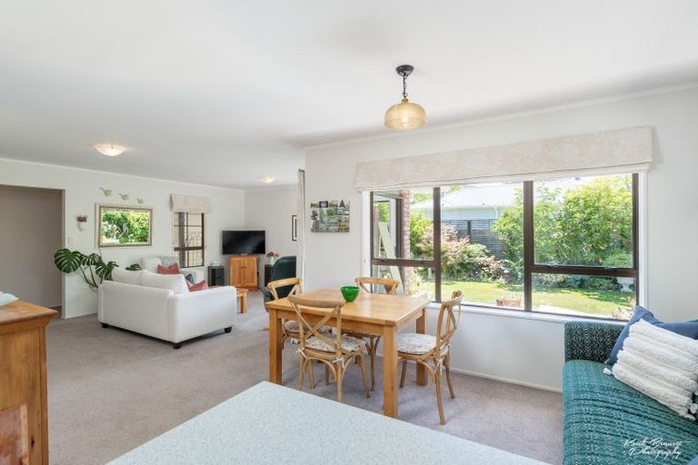 Photo of property in 2b Terminus Street, Silverstream, Upper Hutt, 5019