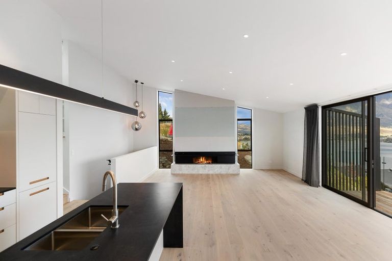 Photo of property in 15a Potters Hill Drive, Queenstown, 9300
