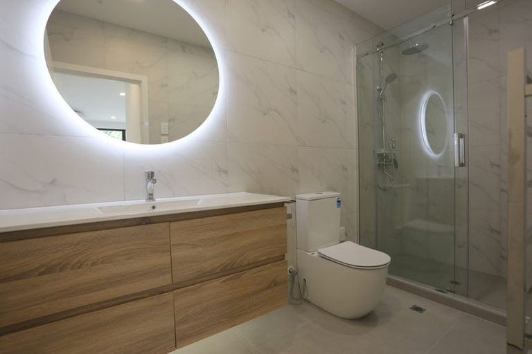 Photo of property in 13b King Richard Place, Browns Bay, Auckland, 0630