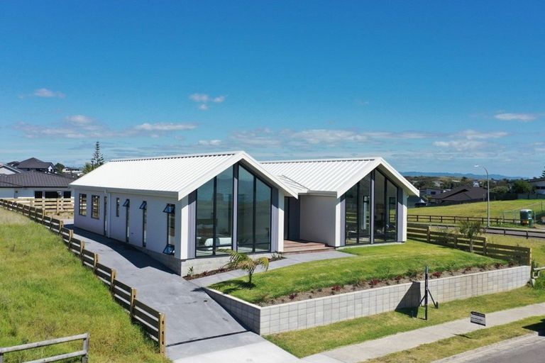 Photo of property in 16 Pacific Parade, Coastlands, Whakatane, 3120