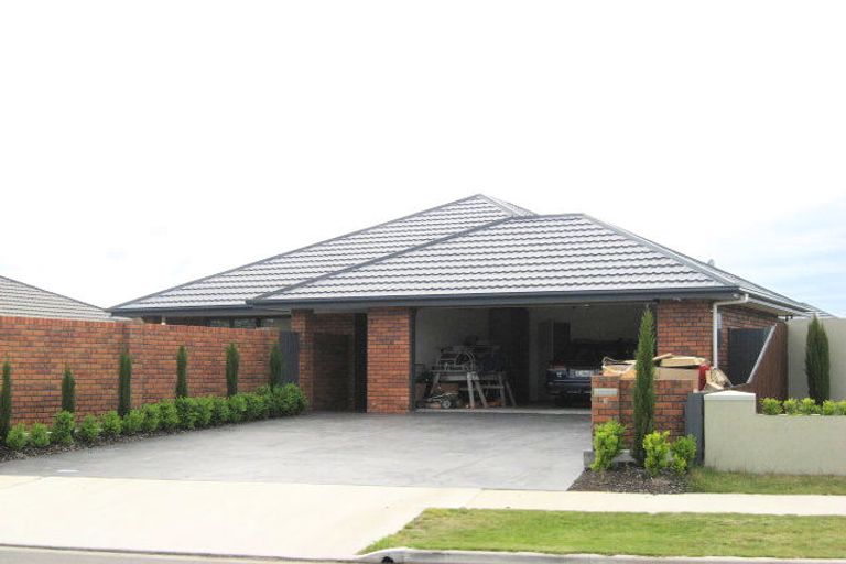 Photo of property in 6 Yellowlees Drive, Kaiapoi, 7630