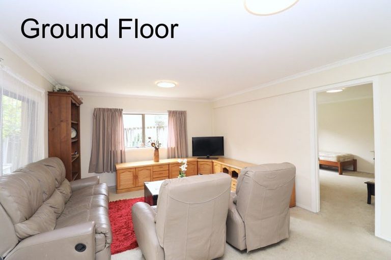 Photo of property in 15 Kingsclere Place, Goodwood Heights, Auckland, 2105