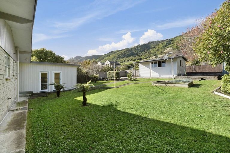 Photo of property in 29 Huia Street, Waikanae, 5036