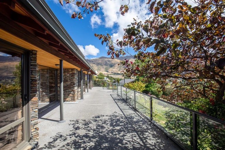 Photo of property in 9 Botting Place, Wanaka, 9305