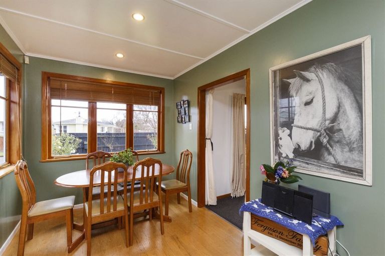 Photo of property in 3 Tararua Terrace, Cloverlea, Palmerston North, 4412