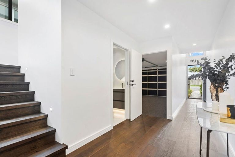 Photo of property in 1b Creamer Avenue, Belmont, Auckland, 0622