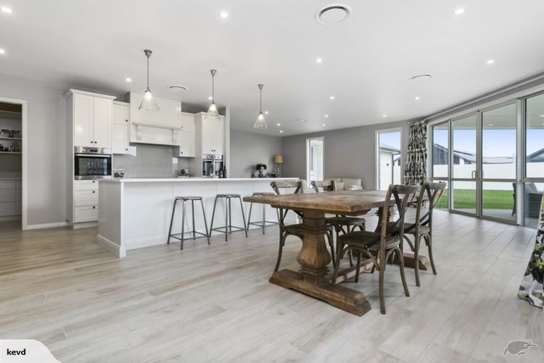 Photo of property in 129 Saint Kilda Road, Cambridge, 3434