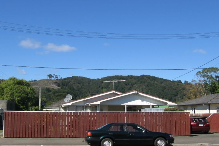 Photo of property in 2/7 Brown Street, Wallaceville, Upper Hutt, 5018