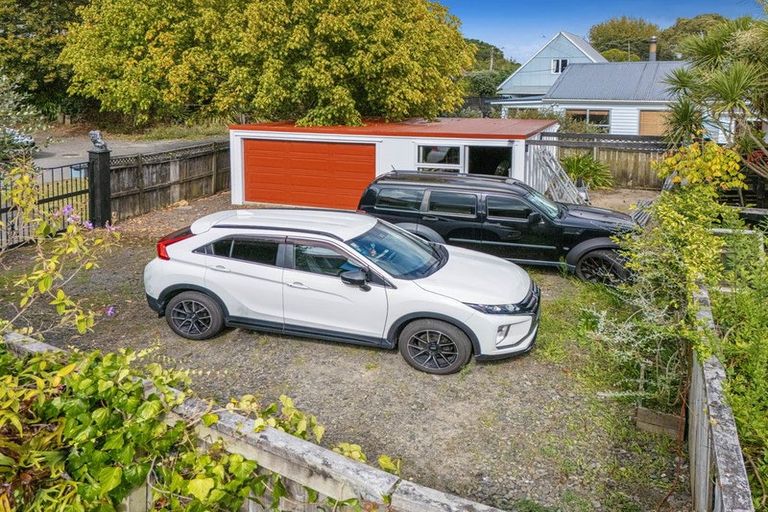 Photo of property in 1 Green Lane, Helensville, 0800