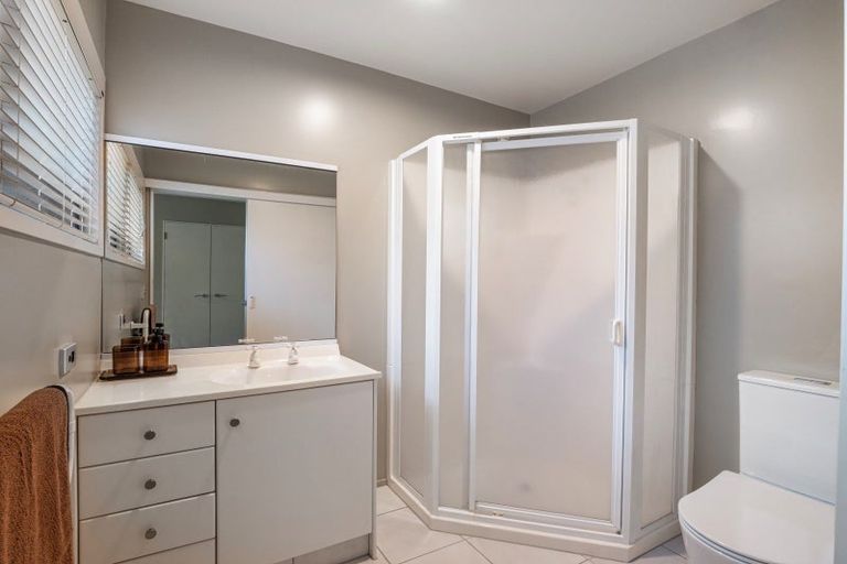 Photo of property in 32a Sunbrae Grove, Mount Maunganui, 3116