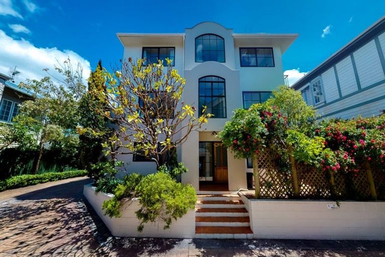 Photo of property in 16g Hobson Street, Thorndon, Wellington, 6011