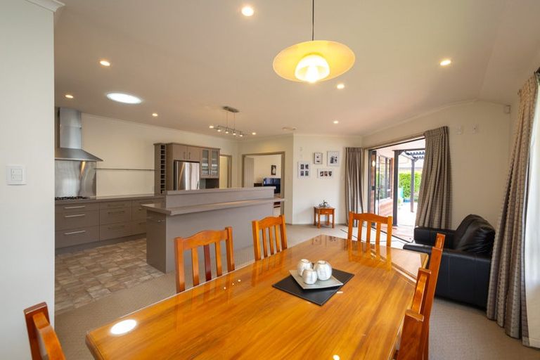 Photo of property in 48 Tennyson Avenue, Kelvin Grove, Palmerston North, 4414
