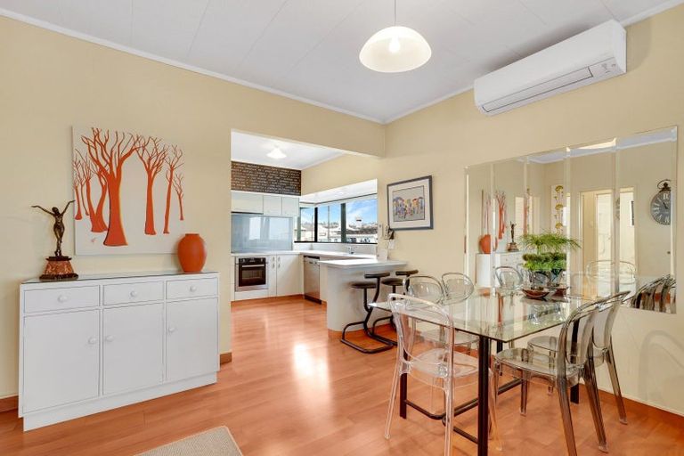 Photo of property in 399 Marine Parade, Napier South, Napier, 4110