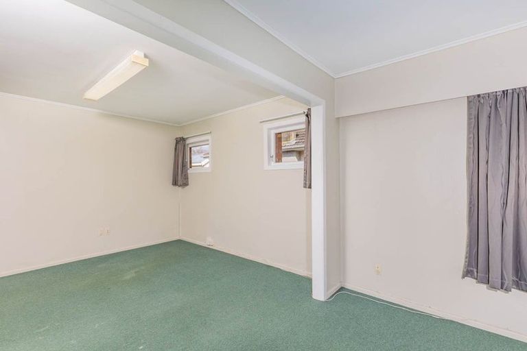 Photo of property in 24 Ocean View Road, Northcote, Auckland, 0627